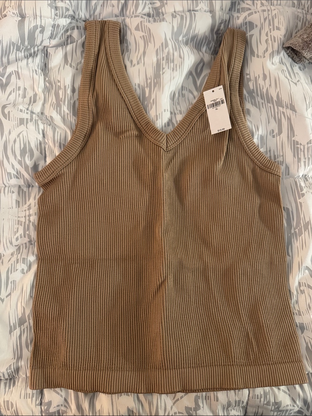Old Navy Ribbed V-Neck Tank Top in Taupe